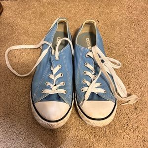 Light blue Converse low tops, women’s size 8